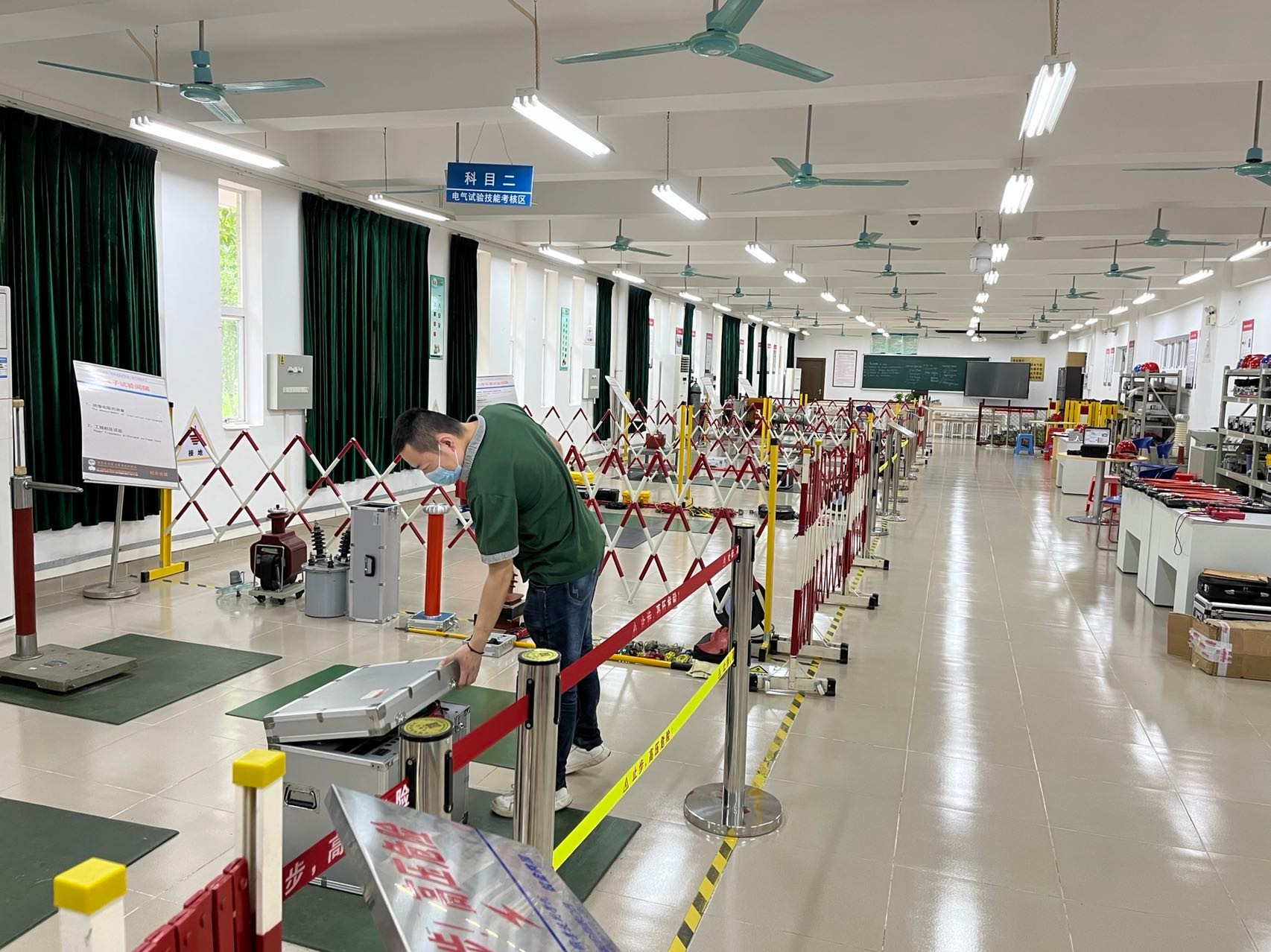 ?    ?廣東水利電力職業技術學院實訓室設備、軟件及系統建設項目